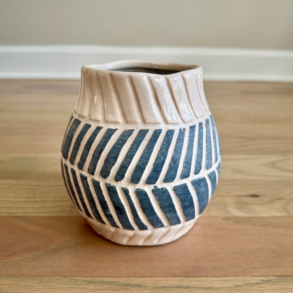 Pier 1 Rare Rustic Ceramic Flower Pot Vase